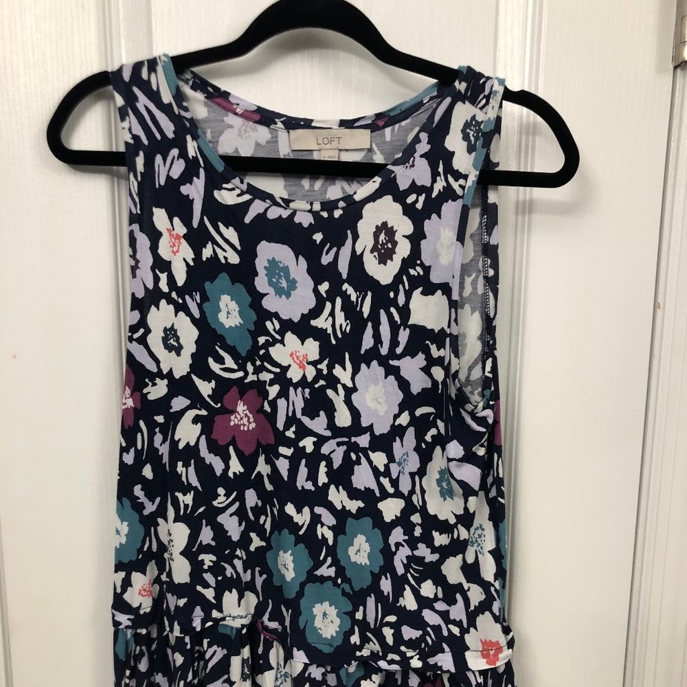 LOFT tank, ruffle bottom.  used.